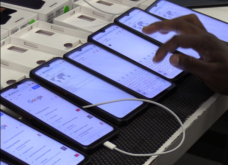 configuration-center-samsung-phone-configuring-v1a