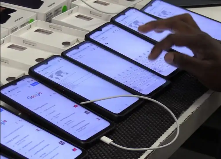 configuration-center-samsung-phone-configuring-v1a