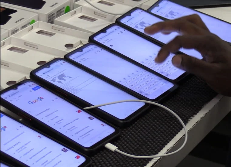 configuration-center-samsung-phone-configuring-v1a